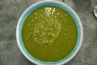 The Australia Pie Floater - A Pie Floating in Pea Soup
