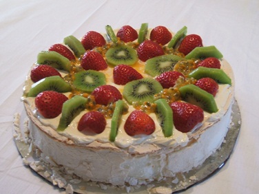 Australian Dessert - A Beautiful Pavlova