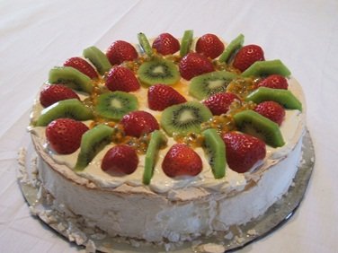 Australian Dessert - A Beautiful Pavlova